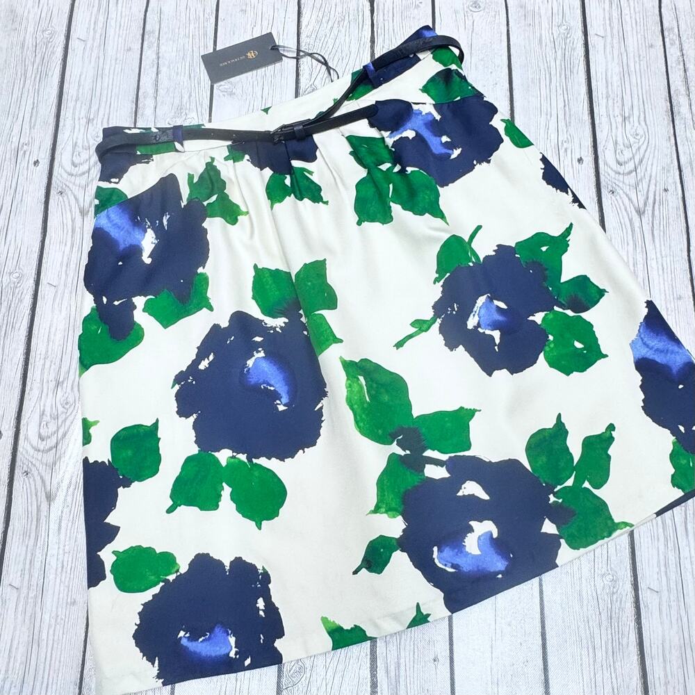 NWT Outback Red Floral Skirt Size Medium